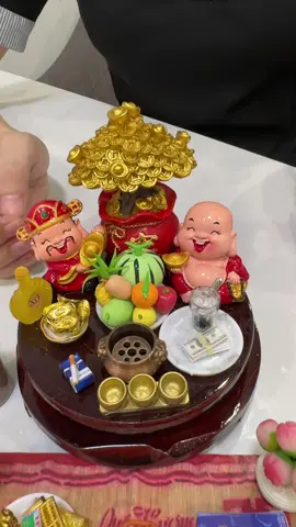 Bàn thờ thần tài thổ địa 