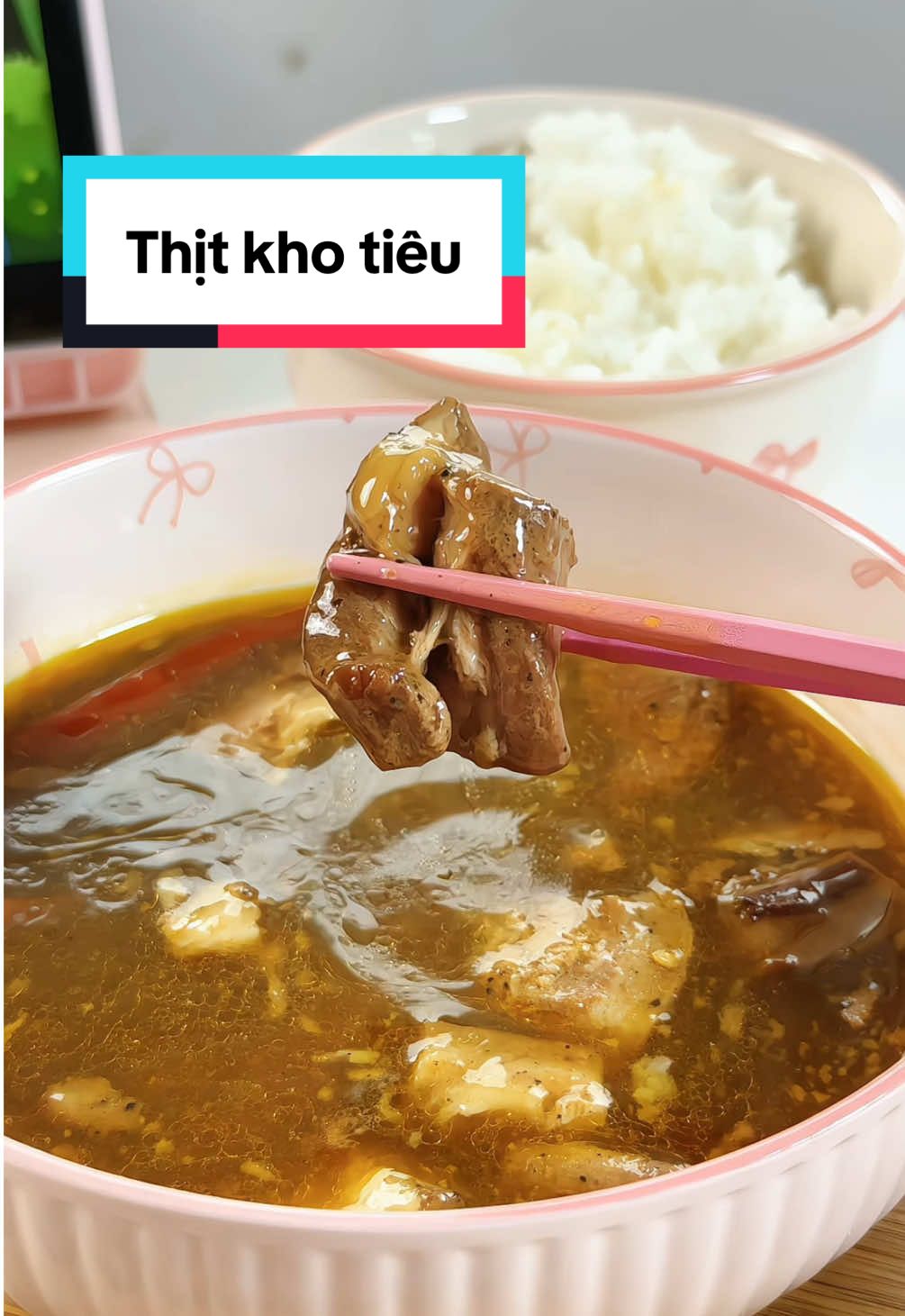 Đi làm về mệt mà vẫn muốn ăn ngon thì cứu tinh đây nha #thitkhotieu #thitkho #sallafood #doannhanh #doan 