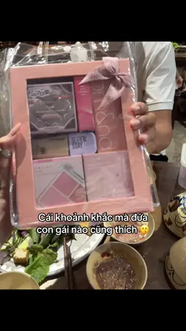 Thích cái cảm giác ney ghee #bộtrangđiểm #fullsetmakeupchinhhang #setmakeupdaydu #boxquamypham #goclamdep 