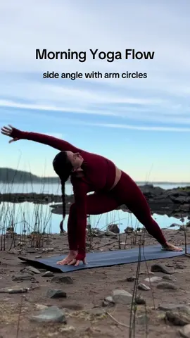 Morning Yoga Full Body Flow #morningyoga #yogaflow #yogagirl #stretchingroutine #fyp 