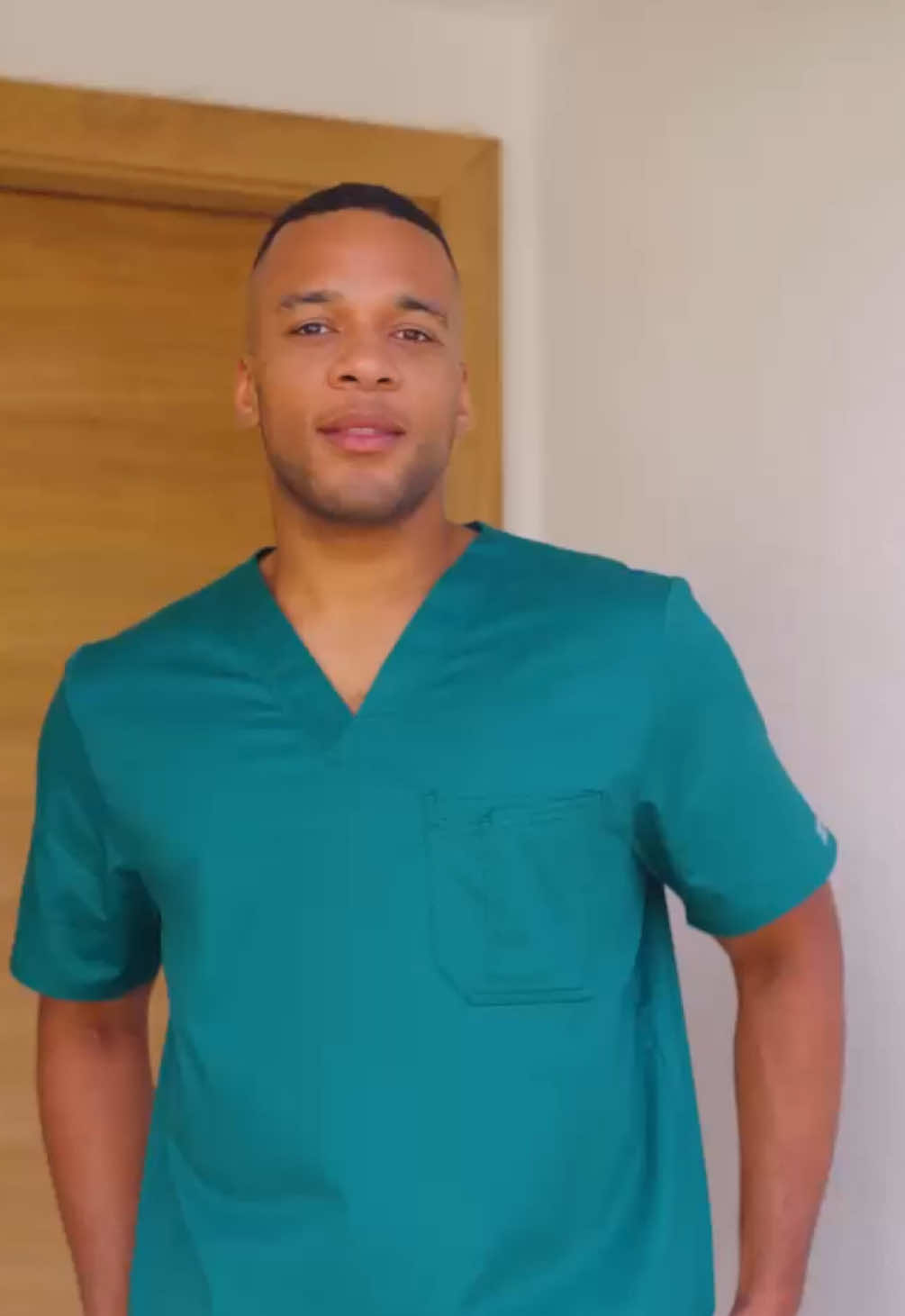 Pocket Paradise!✨ With ample pockets, these scrubs are perfect for keeping all your work essentials organized and easily accessible. Stay prepared and stylish on the job. 🤗 #CherokeeScrubs #Pockets #ScrubLife #Organization #OOTD 