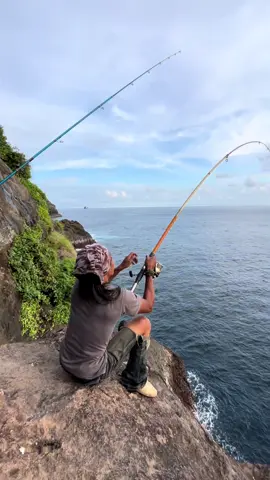 Ganti sound sopo ngerti rame neh       Masih bersama kapten 🫡  @laillaright   #rockfishingtrenggalek #rockfishing #mancingmania #pantaivibes 