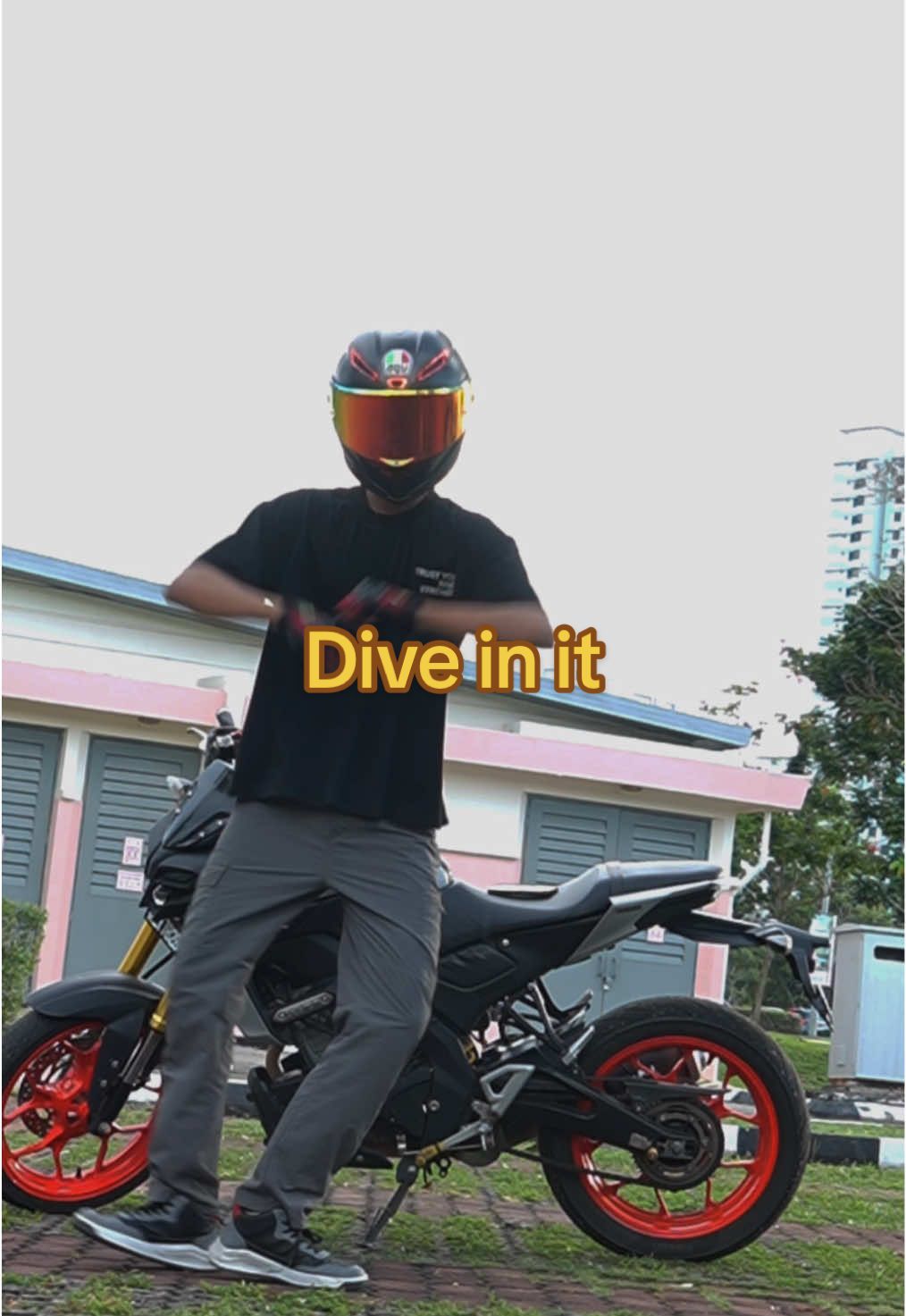 minding my own business🏊🏻‍♂️ 🕺 #mt15 #dance 