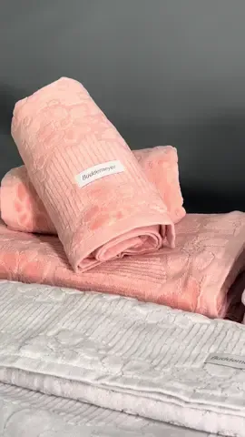 Jogo de toalha  Buddemeyer não precisa de muita explicação né 🥰#enxovaldecasanova #achadinhos #toalhadebanho #toalhagigante 