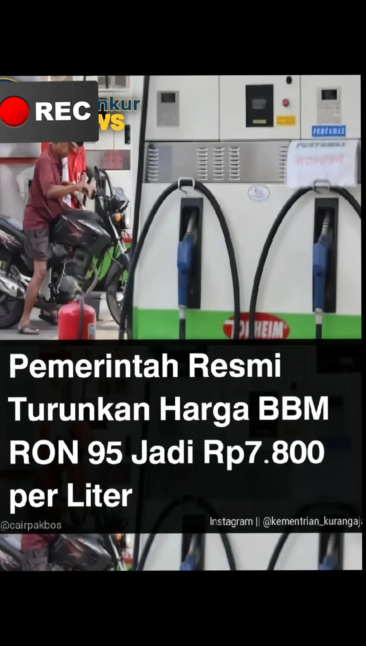 JAKARTA - PT Pertamina kembali melakukan penyesuaian harga BBM nonsubsidi di seluruh SPBU Indonesia. Langkah ini mengikuti pergerakan harga minyak mentah global yang cenderung melemah pada periode September 2025. Kabar gembira datang bagi konsumen karena beberapa jenis BBM seperti Pertamax Turbo, Pertamina Dex, dan Dexlite mengalami penurunan harga. Penyesuaian ini diharapkan meringankan biaya bahan bakar masyarakat. Contohnya, di wilayah Jawa Barat harga Pertamax Turbo turun dari Rp13.200 menjadi Rp13.100 per liter. Dexlite ikut turun dari Rp13.850 menjadi Rp13.600 per liter, dan Pertamina Dex dari Rp14.150 menjadi Rp13.600 per liter. Baca JugaPasar Minyak Global Menguat, Investor Pantau Kesepakatan Kurdistan Harga BBM Subsidi Tetap Stabil Sementara itu, harga BBM subsidi seperti Pertalite dan Solar tidak mengalami perubahan. Pertalite tetap di angka Rp10.000 per liter, sedangkan Solar masih Rp6.800 per liter. Kebijakan ini memberi kepastian bagi pengguna BBM subsidi, terutama masyarakat yang mengandalkan transportasi umum dan pelaku usaha kecil yang membutuhkan biaya operasional terjangkau. Dengan stabilnya harga subsidi, pemerintah tetap menjaga daya beli masyarakat di tengah dinamika harga energi dunia. Pertamina memastikan ketersediaan pasokan di seluruh wilayah tetap aman. #pemanginfo #viral 