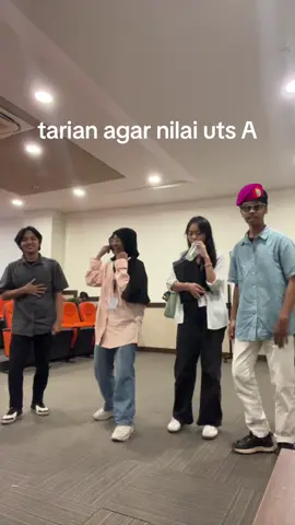 cepet bngt anjrt seminggu lagi uda uts😰😰😥