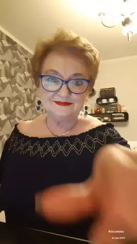 Buenos dias mis amores feliz día miércoles mitad de semana muchas gracias por ver mis videos #recuerdos #LIVEIncentiveProgram #SideHustleLIVE #PaidPartnership 