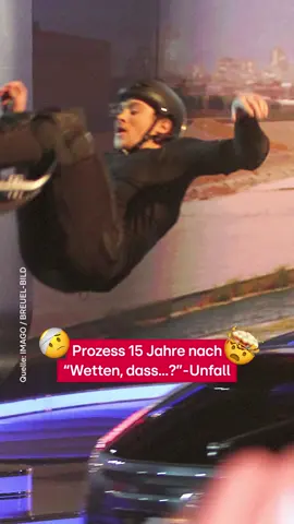 15 Jahre nach seinem Sturz bei „Wetten,dass…?“ soll das Bundessozialgericht in Kassel nun klären, ob das ganze ein Arbeitsunfall oder nicht war. Zu einer Entscheidung kommt es heute aber nicht, für Samuel Koch geht das Kämpfen weiter. #samuelkoch #zdf #prozess #gericht #unfall 