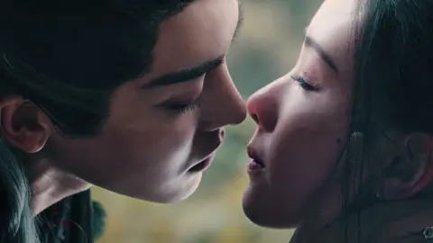 my fof people please tell me the fandom is still alive🥹 also I might make a zyz/zyc ver🫶🏼🫶🏼🫶🏼 #fangsoffortune #cdramaedit #chenduling #houminghao #neohou 