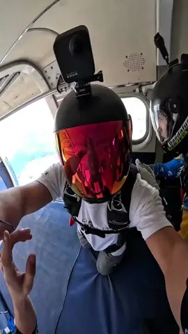 #AdventureUK #SkyVibes #ExploreUK #GoProSkydive #Freefall 