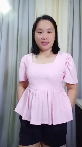 Hindi kita yung mga puson natin dituuuu...#peplumtop #eyelet #squarenecktop 