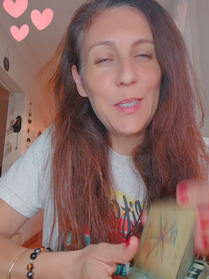 Rdv en privé lien en bio 🔮#voyance #messageforyou #tiragedecarte #relation 