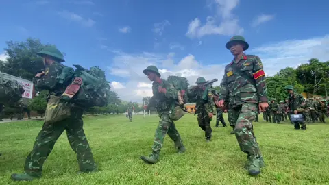 Vượt qua mọi gian khó, vững bước trên mọi nẻo đường hành quân 🫡🇻🇳#qdndvn #thanhxuannguoilinh #174anhhung #hanhquan #xuhuong 