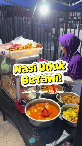 Nasi uduk betawi ueeeenak mantap poool🤤 , dijamin nagiiih terooss! Lokasi Jalan Pejuangan Kebon Jeruk Jakarta Barat, tepatnya depan hotel all nite&days gaes, yuk buruan kalian harus coba🤩 #nasiudukbetawi #kulinertiktok #fyp #makananviral #jakbar 