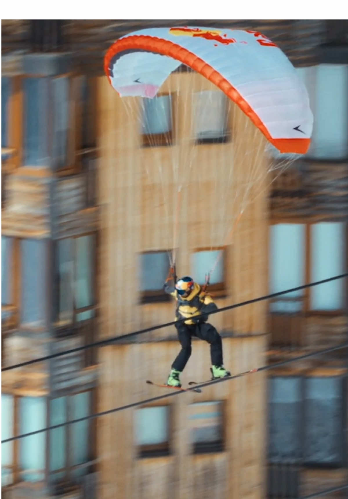 the whole resort is his playground 🤯🔥 🪂: @Valentin Delluc  #speedriding #skiing #wintersports #redbull #givesyouwiiings 