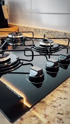 Cozinha moderna e prática com design sofisticado! ✨🍳                    ID de compra Shopee: CJJ-REB-YTW                                                               👉 Link nos comentário  #Cooktop #FogãoModerno #CozinhaPrática #Itatiaia #Eletrodomésticos
