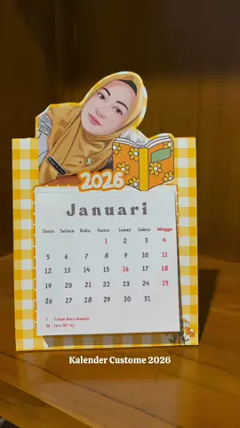 Kalender Custome Spesial 2026 Desain suka sukaa #CapCut #kalendercustome #kalendermeja #kalendermini #hariguru #kado #inspirasikadohariguru #kadohariguru #hamperhariguru #kerajinan #homemade 
