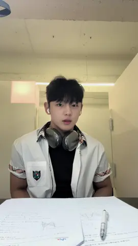 컨셉을 위해 에어팟과 에어팟맥스 둘 착용..ㅋ #07 #수능 #tictok 