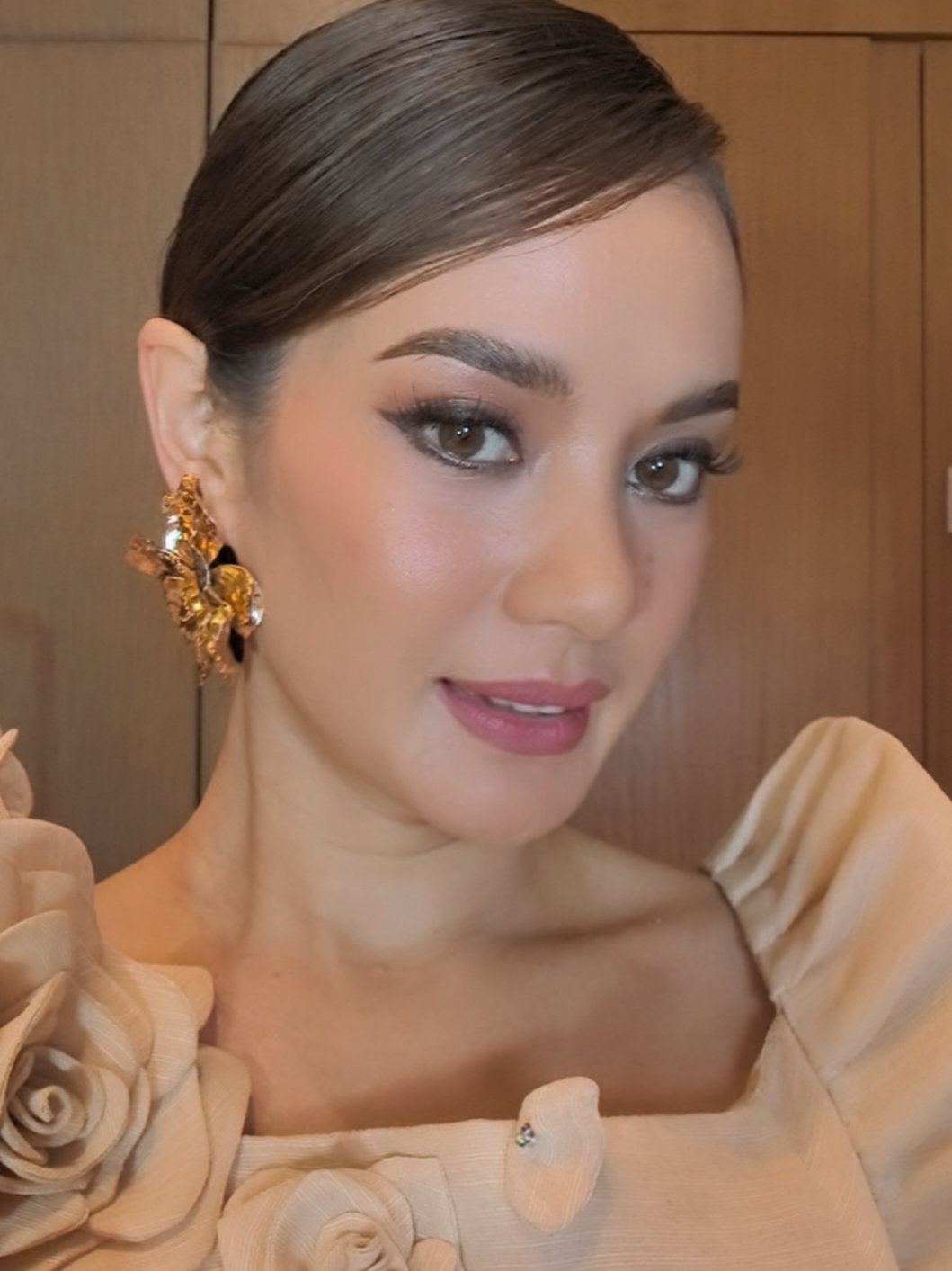 @krisjanson  Wearing: @philip.rodriguez507  Make up look for kultura fashion show.  Makeup:  Emi Ayag.  #emiazingmakeup  #fashionshow. #kultura #makeup #makeuplook