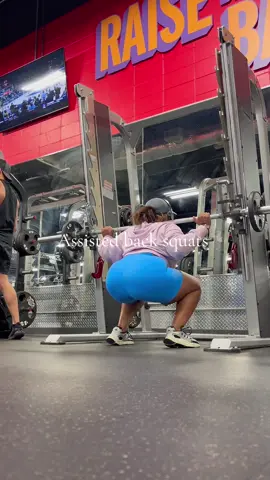 Back at it with full body 😛 #GymTok #gymvlog #gymgirlie #contentcreator #nanoinfluencer 