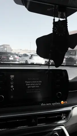 karaoke in the car going crazyyy🕺#newupdate#iphone#ios26 