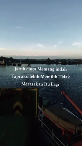 Bahkan jika yang terahir itu kembali, Sya tetap memilih sendiri, bukan takut atau trauma, tapi lebih ke menyayangi diri sendiri.. 