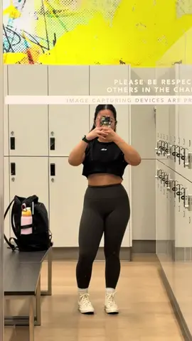 Leg day shenanigans 🫢🫢 . . . . #toronto #GymTok #nursetok #goodlifefitness #mississauga 