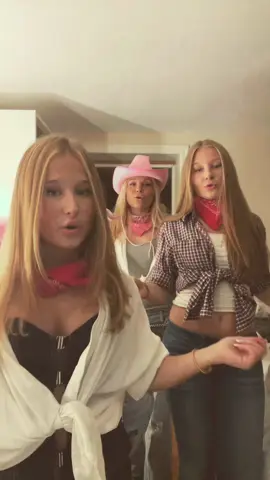 Insparken😛😛🥰🥰#foryouu #cowgirls 