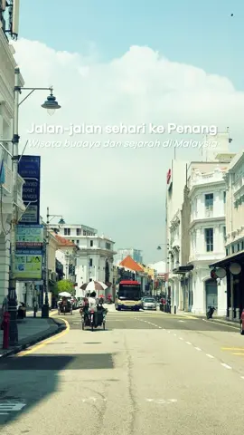 𝗝𝗮𝗹𝗮𝗻-𝗷𝗮𝗹𝗮𝗻 𝘀𝗲𝗵𝗮𝗿𝗶 𝗸𝗲 𝗣𝗲𝗻𝗮𝗻𝗴 Surga budaya, sejarah dan kuliner Malaysia ⠀ Jujur suka banget ke Penang karna tempatnya penuh arsitektur heritage dan makanannya luar biasa semua. Udah gitu bisa direct flight dari Surabaya/Jakarta juga jadi simple banget. Nah kalo kamu mau ke Malaysia, jangan lupa dateng ke Malaysia Fair 2025 di Grand Atrium Pakuwon Mall Surabaya tanggal 25-28 September 2025. ✅ Travel Deals
 16 travel agent Indonesia dengan paket wisata eksklusif ke Malaysia
 ✅ Medical Tourism
 15 rumah sakit terkemuka Malaysia di bawah MHTC. Hadir dengan paket kesehatan dan konsultasi
 
 ✅ Education & Edu-Tourism
 Partisipasi 5 universitas Malaysia : Todak Academy, USIM (Universiti Sains Islam Malaysia), UCSI University, UPM (Universiti Putra Malaysia), dan UKM (Universiti Kebangsaan Malaysia) 
 ✅Activities
 Pertunjukan budaya, tarian tradisional, demo teh tarik dll 
 ✅ Malaysia Food Promo
 Promosi kuliner Malaysia dengan chef langsung dari Malaysia Acara ini diselenggarakan bersama oleh Tourism Malaysia (TM) dan Malaysia Healthcare Travel Council (MHTC)  ⠀ 🔎 Malaysia Fair 2025 @Tourism Malaysia   📍Grand Atrium, Pakuwon Mall Surabaya 📅 25-28 September 2025 ⠀ #MalaysiaFair2025 #VisitMalaysia2026 
 #MalaysiaTrulyAsia #MalaysiaHealthcare #bersamaMalaysiaHealthcare 
 ⠀ Gak ada salahnya buat ngeliat dunia sekitar, so grab your shoes and budal rek!