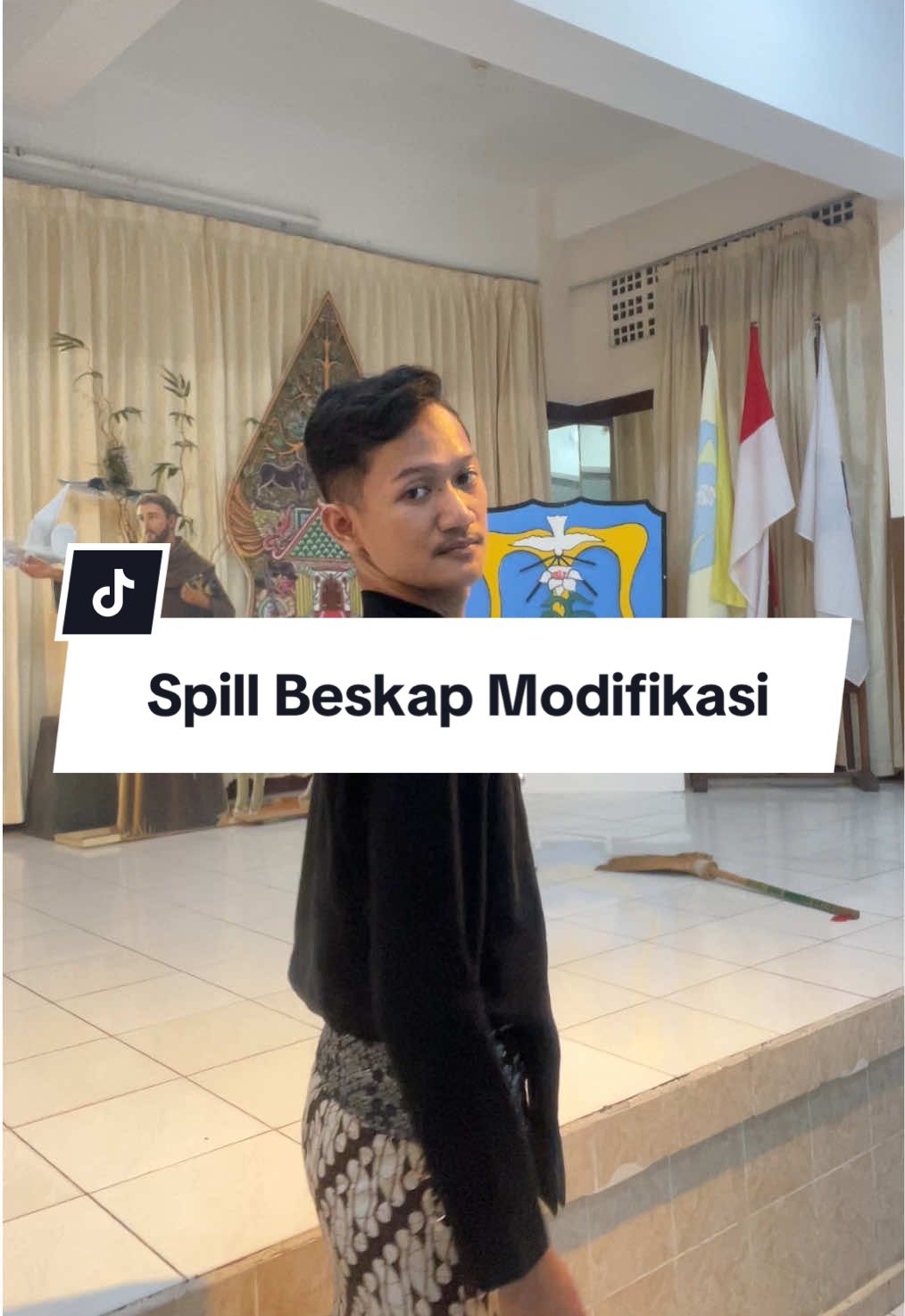 Membalas @🦖 Dino  ini yah aku spill detailnya...  ini aku buat sendiri dan cari referensi di pinterest. #beskap #beskapmodern #yoseprst 
