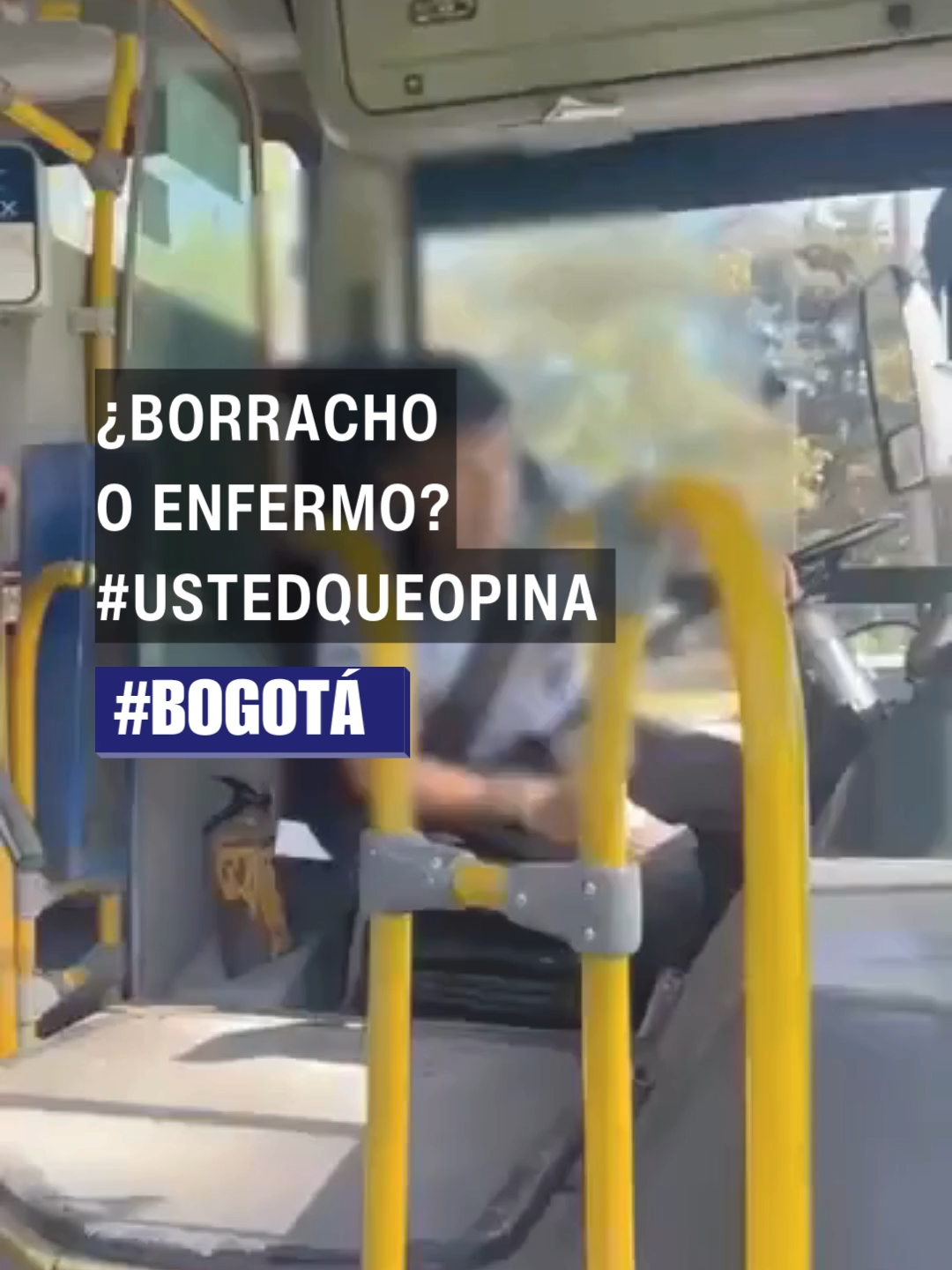¿Borracho o enfermo? #Ustedqueopina #Bogotá #SITP La @PoliciaBogota lo señaló de conducir en aparente estado de alicoramiento 🚔, pero compañeros del gremio aseguran que en realidad sufrió un fuerte “bajonazo de azúcar” 🩸 El caso abre debate sobre el manejo de estos procedimientos y la estigmatización de los conductores del transporte público. #TransMilenio #Policía #Judicial #Noticias #Debate