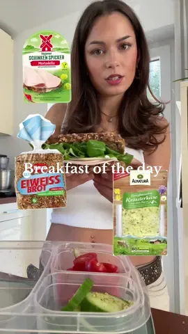 Ich suchte die Videos immer von Eltern die Brotboxen für ihre Kinder machen deswegen klau ich deren Video Idee😛