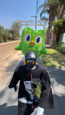 Consegui achar alguém mais irritante que o humanoide kkkkkkk Aprendi a jogar no novo curso do @Duolingo Brasil 🇧🇷 😎 É gratuito e você realmente aprende a jogar treinando com o Oscar. Baixe o app! *PubIiDoRangel*