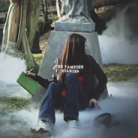 bring back season 1! #thevampirediaries #elenagilbert #stefansalvatore #damonsalvatore 