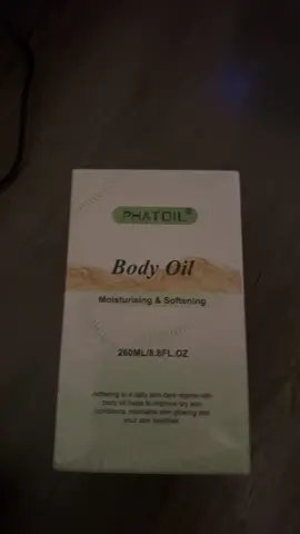 Fast Absorbing: Lightweight texture that absorbs quickly into the skin, providing instant hydration and a gentle touch. Generous Packaging: Comes in a 260 ml large bottle with a convenient pump dispenser, making it easy to use and store. Luxurious Scent: Infused with the sweet and warm fragrance of vanilla, enriched with natural plant oils and essential oils like sweet orange, juniper berry, and thyme. Multipurpose Use: Ideal for all skin types and can be used as a massage oil for a soothing experience. Natural Ingredients: Made with vanilla, sweet almond oil, and sunflower seed oil, ensuring a chemical-free and skin-friendly formula. Skin Hydration: Nourishes and rejuvenates the skin with a blend of natural oils, leaving it feeling smooth and hydrated.
