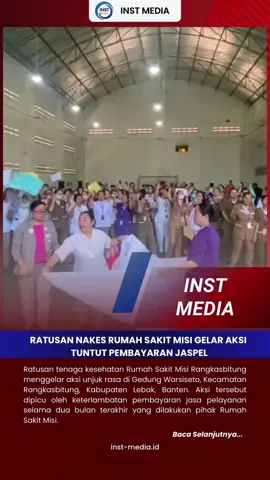 Ratusan tenaga kesehatan Rumah Sakit Misi Rangkasbitung menggelar aksi unjuk rasa di Gedung Warsiseto, Kecamatan Rangkasbitung, Kabupaten Lebak, Banten. Aksi tersebut dipicu oleh keterlambatan pembayaran jasa pelayanan selama dua bulan terakhir yang dilakukan pihak Rumah Sakit Misi. #unjukrasa #rumahsakitmisilebak #2025 #news 