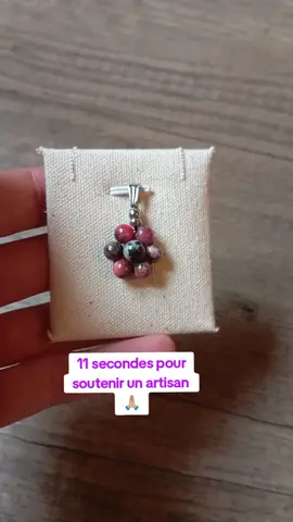 un petit commentaire un abonnement ça fait toujours plaisir. merci d'avance  #lithotherapie #SmallBusiness #cristaux #artisan 