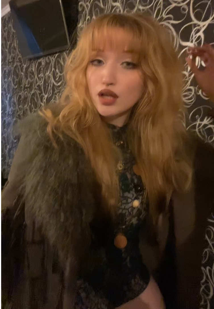 rockin’ the bangs #70s 