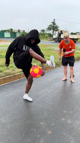 Il m’a impressionné 😳⚽️ #cotedivoire #ericfreestylee 