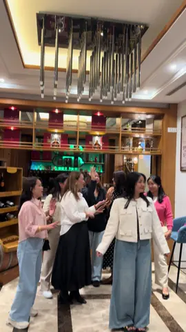 ရှမ်းသီချင်းဆိုရင်း ရှမ်းအကတွေကမယ်🙄😝😜