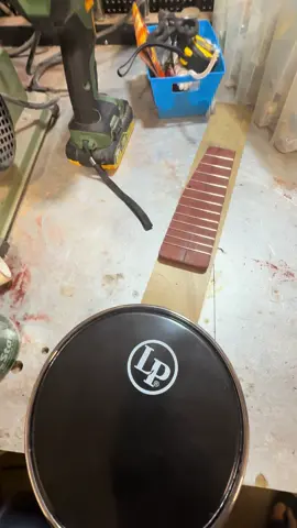 Banjo Ukulele Build. #luthier #banjoukulele #banjolele 