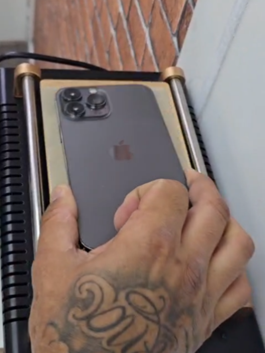 Tela branca/ verde iPhone 13 Pro Max ✅ venha ver esse passo a passo (sem a necessidade de trocar a tela ☺️) #viral  #fyppppppppppppppppppppppp #telaverde 