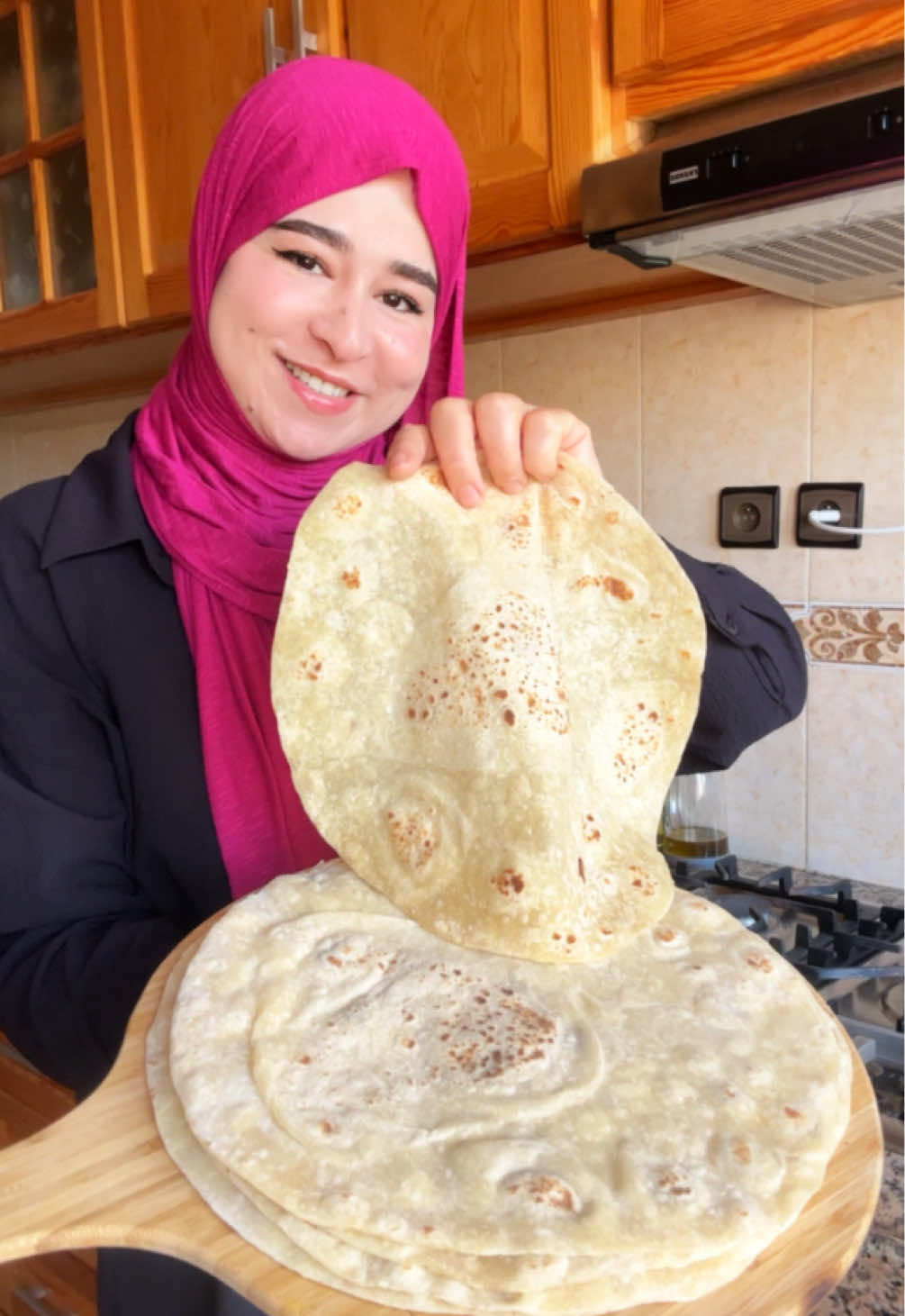خبز الطاكوس 🥖 🍞 🥯  500 غ دقيق القمح الرطب ( فارينة البلدية )  ربع كأس زيت زيتون 🫒 40 مل ملعقة كبيرة عسل 🍯 15 غ 2 ملاعق كبيرة حليب بودرة 30 غ ملعقة صغيرة ملح 🧂  نصف ملعقة صغيرة خميرة الحلويات  250 مل ماء مغلي . #cooking #خبز #طاكوس #طبخ #اكسبلور 
