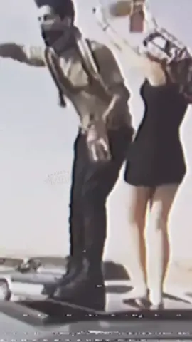 ‏غابت و جرح الحب في خاطري حي  ‏ينزف إذا عانق خيالي صورها  ‏ليلي دموع براحتي و ابله كي  ‏صوت الجفا للعين يدعي سهرها