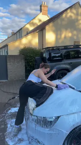 anyone want their car cleaning 🚘🫧🧽
