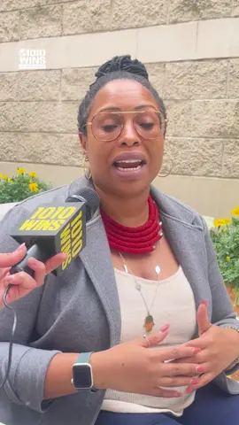 A new non-profit restaurant in the East Village, Community Kitchen, is challenging the idea that fine dining should only be for the wealthy. 🎤 Lynda Lopez reports 📹 @Kimmy.Dole 🔊 Tune into 1010 WINS at 92.3 FM for more local news #nyc #nyclocalnews #nycnews #news #localnews #newyorkcity #communitykitchen #les #eastviallage #lowereastside #nycdining #finedining #nycfinedining