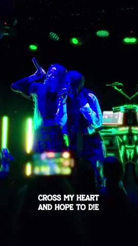 Thank you so much for 300 million streams on Darkside 🖤🥳 #music #villain #livemusic #concert #fyp @Dr.Clips 