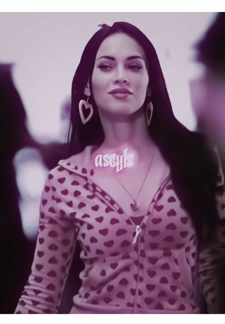Rosé Vampire#jennifersbody #jennifer #meganfox #pink #vampire 
