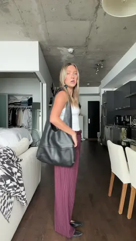 Let’s not complicate this getting dressed thing. Not every outfit needs to be ground breaking and wear whatever the f you like #OOTD #minimalist #style #reitmans #toronto 