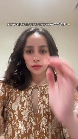 Another day another outfit check 🙏 Today was an office day so I had to put a little more effort, but was still so comfy! #OOTD #outfitinspo #momoutfit #comfystyle 